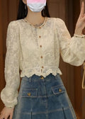 Well Tailored Blouse with a Graceful Silhouette