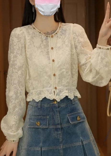 Well Tailored Blouse with a Graceful Silhouette