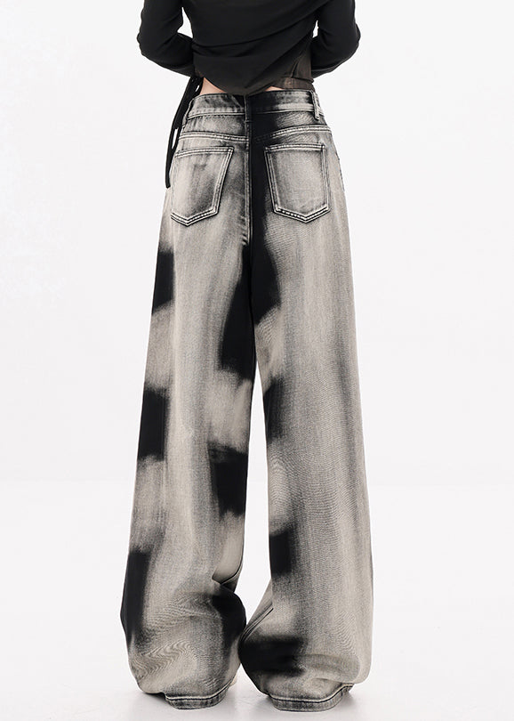 Effortlessly Elegant Pants with a Timeless Design
