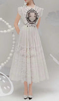 Well Tailored Dress with a Graceful Silhouette