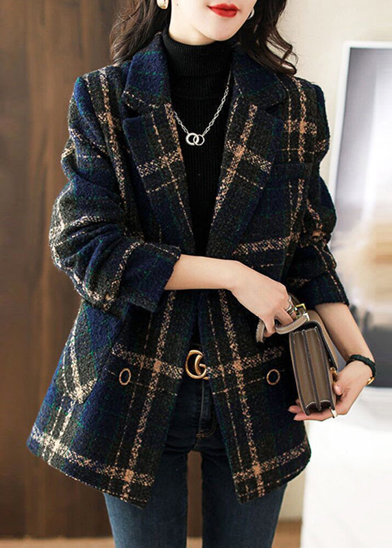 Well Tailored Coat with a Graceful Silhouette