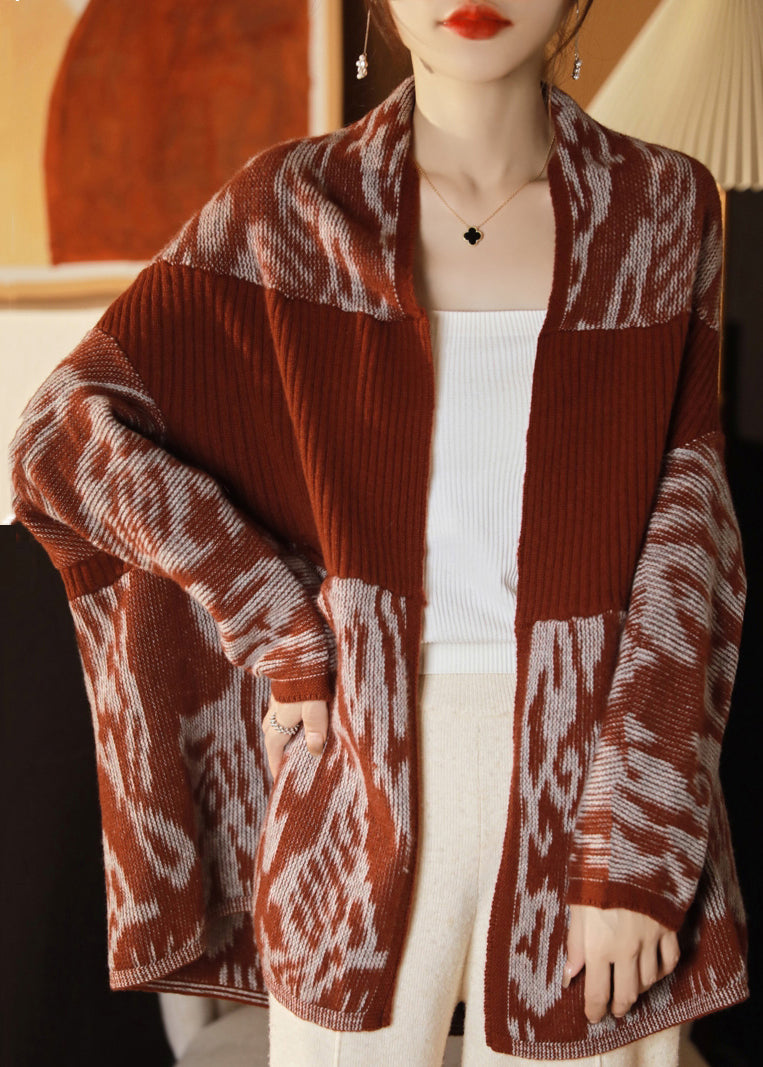 Well Tailored Cardigan with a Graceful Silhouette