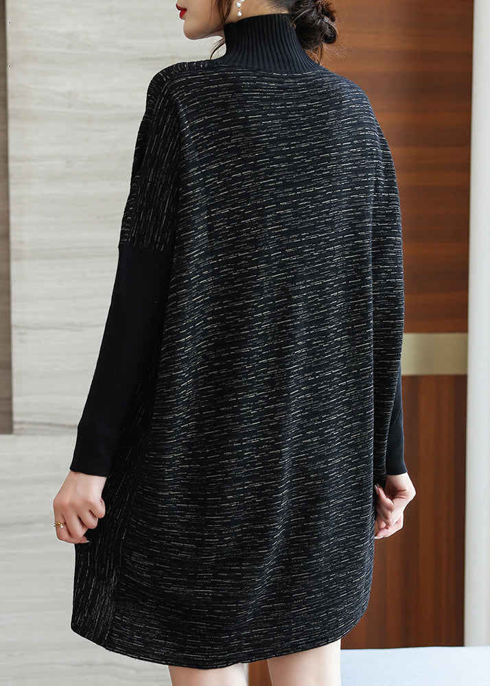 Well Tailored Sweater with a Graceful Silhouette