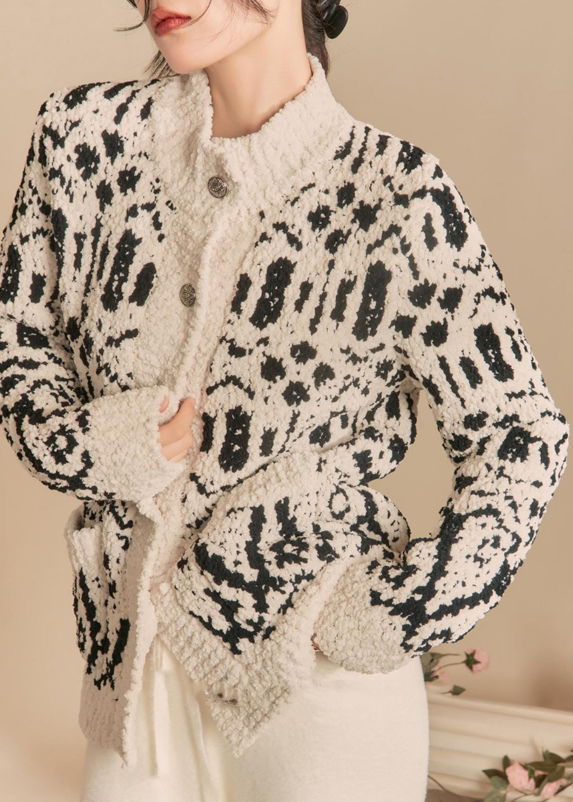 Elegantly Styled Cardigan for Everyday Wear
