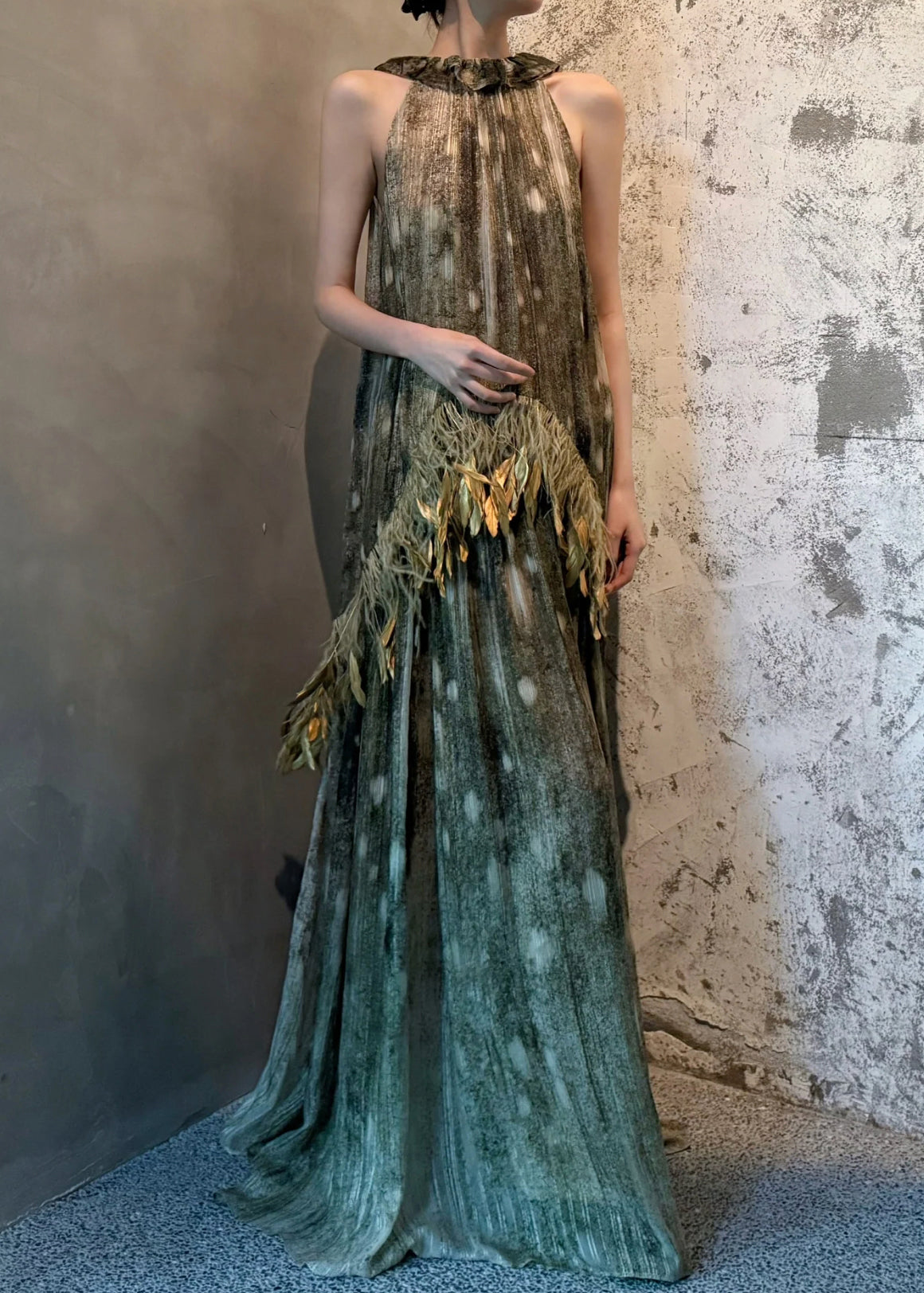 Gracefully Styled Dress for Any Occasion