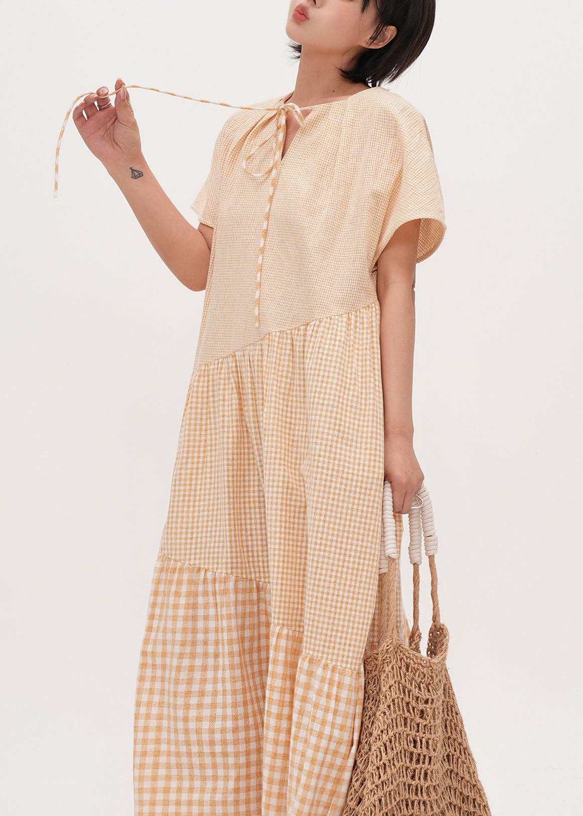 Beautifully Finished Dress in a Timeless Design