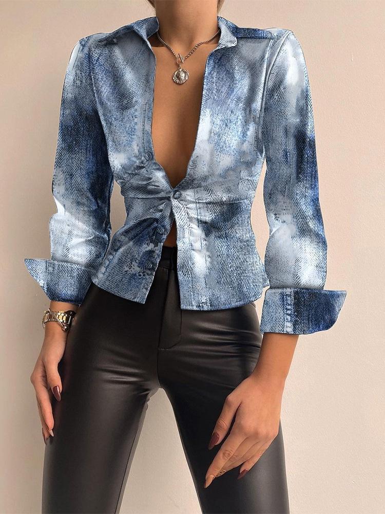 Sophisticated Blouse with a Clean Classic Look