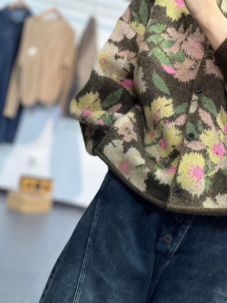 Classic Vintage Sweater with a Flattering Fit