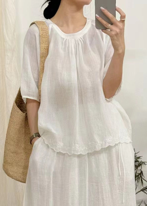 Classic Vintage Blouse with a Flattering Fit