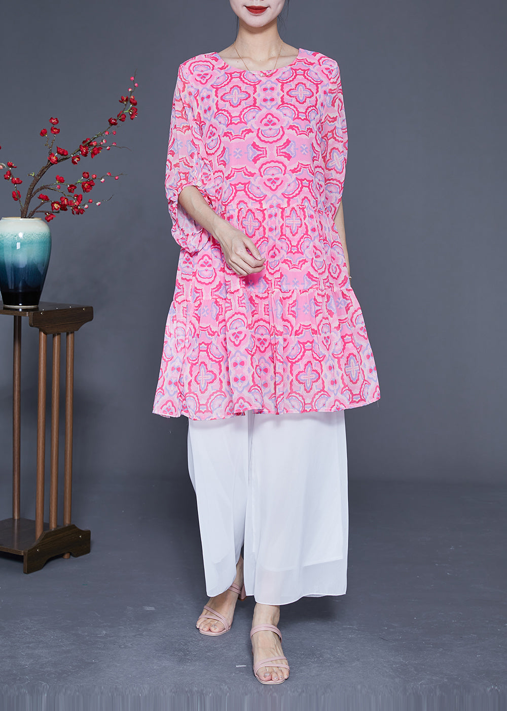 Effortlessly Elegant Dress with a Timeless Design