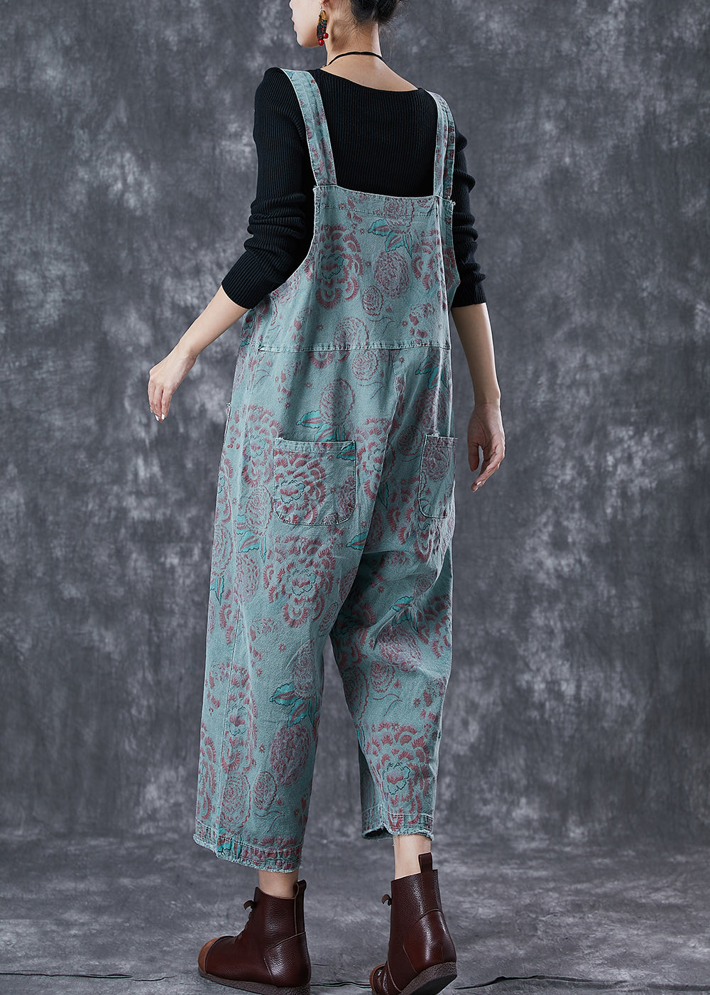 Well Tailored Garment with a Graceful Silhouette