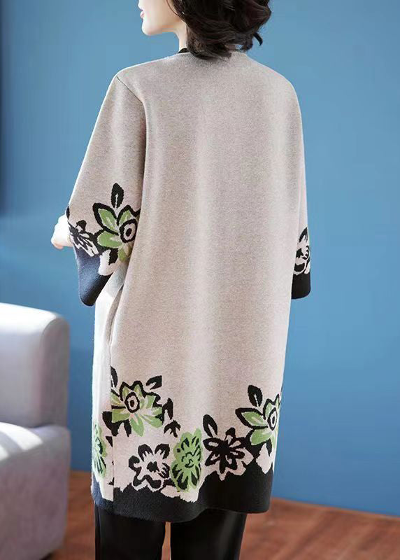 Effortlessly Elegant Cardigan with a Timeless Design