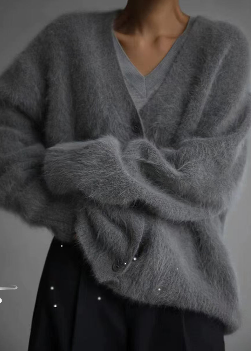 Effortlessly Elegant Cardigan with a Timeless Design