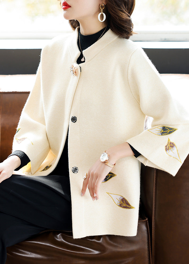 Beautifully Finished Coat in a Timeless Design
