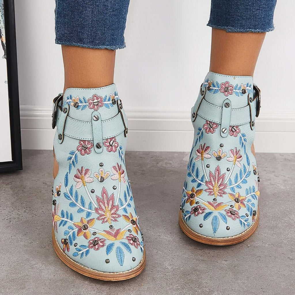 Chic Orthopedic Sandals with Unique Design