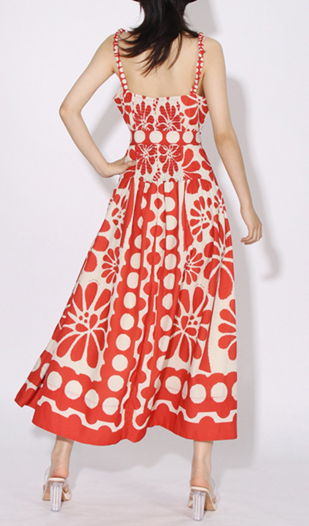 Gracefully Styled Dress for Any Occasion