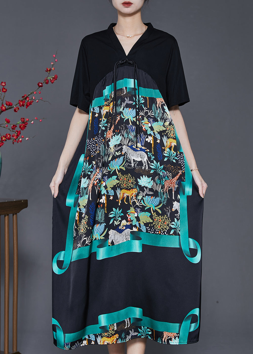 Classic Vintage Dress with a Flattering Fit