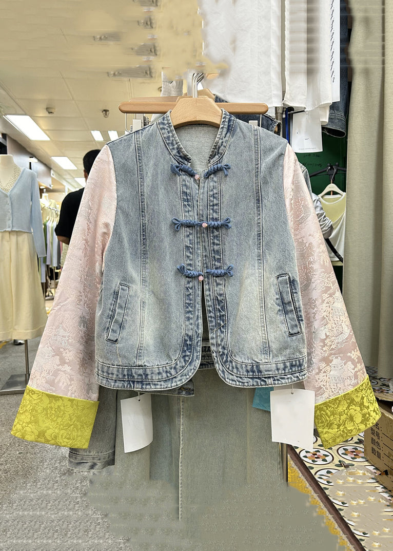 Elegantly Styled Coat for Everyday Wear