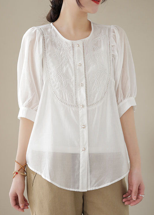 Effortlessly Elegant Top with a Timeless Design