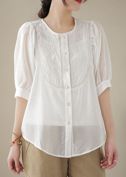 Effortlessly Elegant Top with a Timeless Design