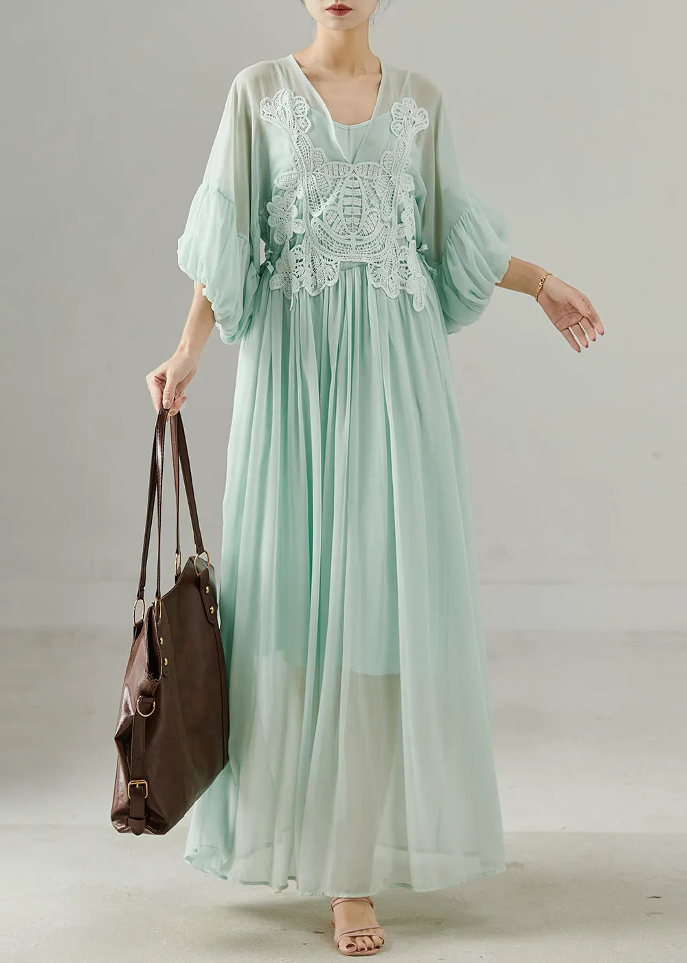 Beautifully Finished Dress in a Timeless Design