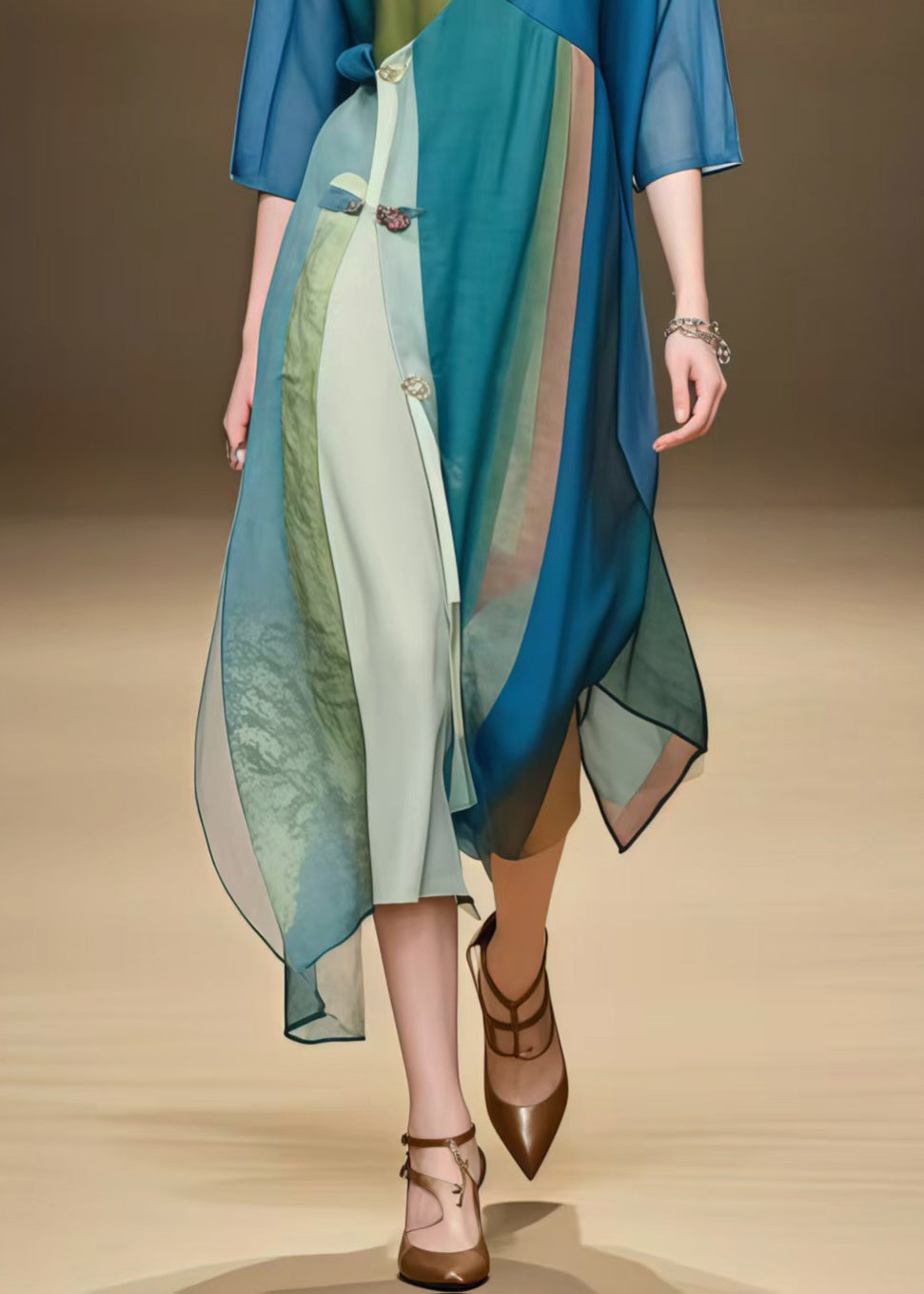 Well Tailored Dress with a Graceful Silhouette