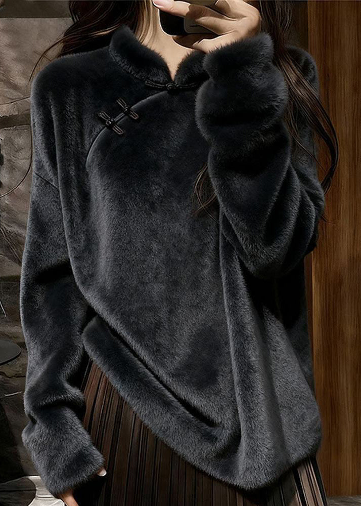Well Tailored Sweater with a Graceful Silhouette