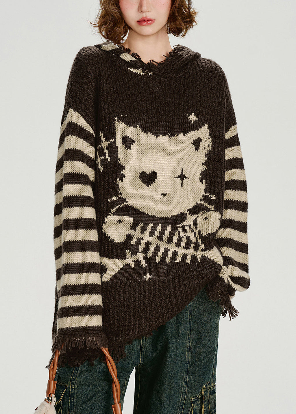 Well Tailored Sweater with a Graceful Silhouette