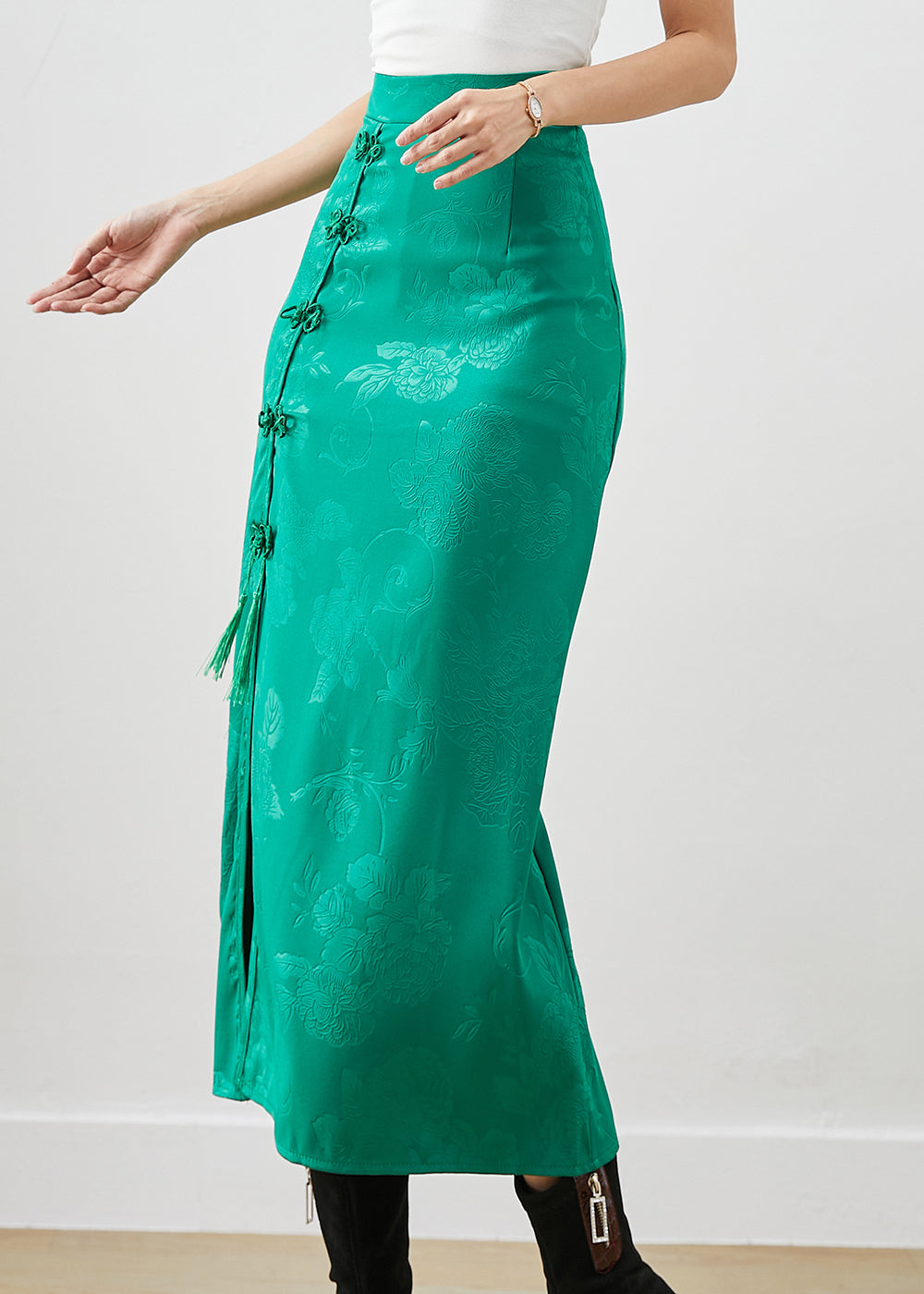 Sophisticated Garment with a Clean Classic Look