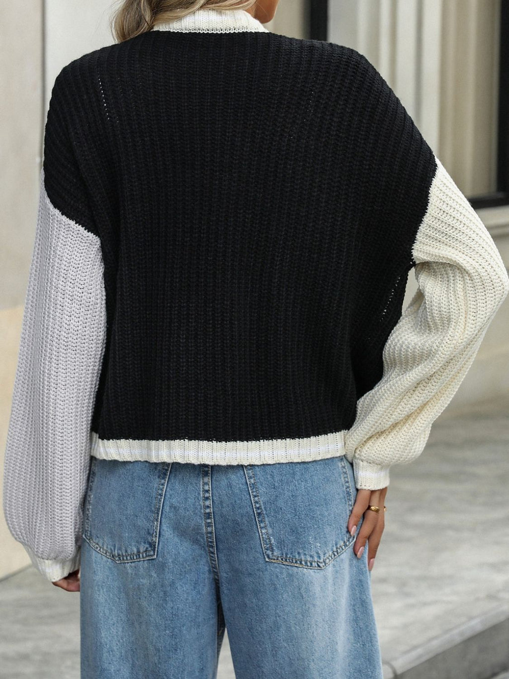 Elegantly Styled Cardigan for Everyday Wear
