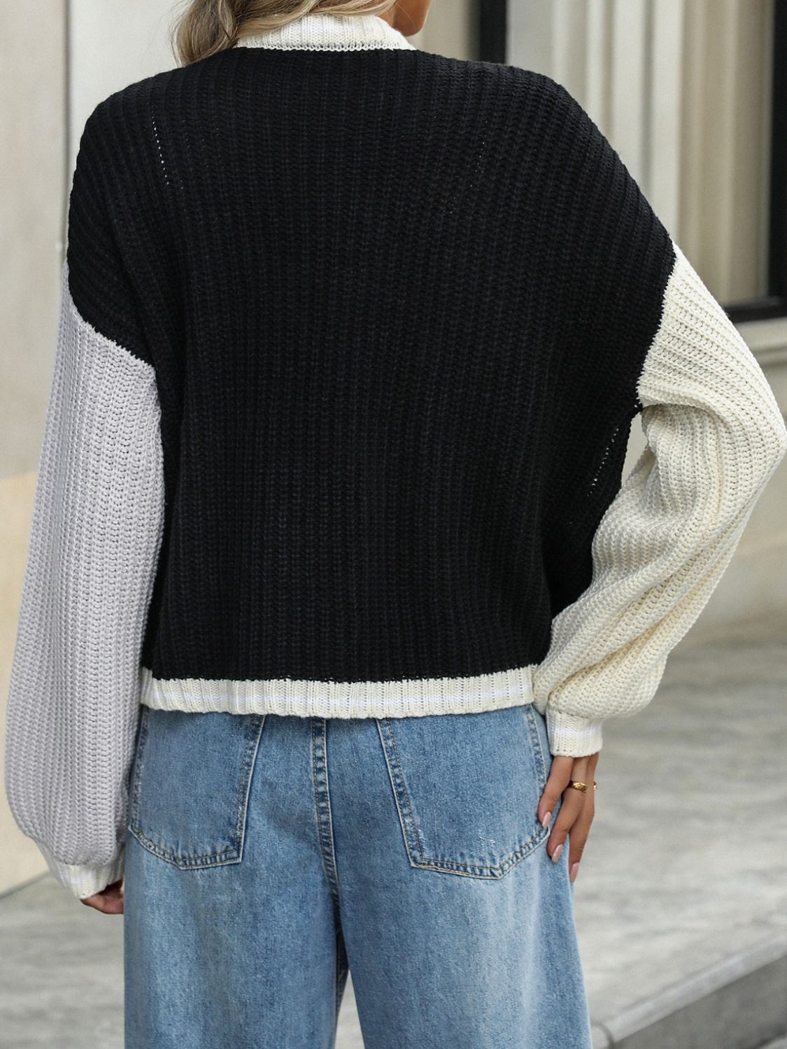 Elegantly Styled Cardigan for Everyday Wear