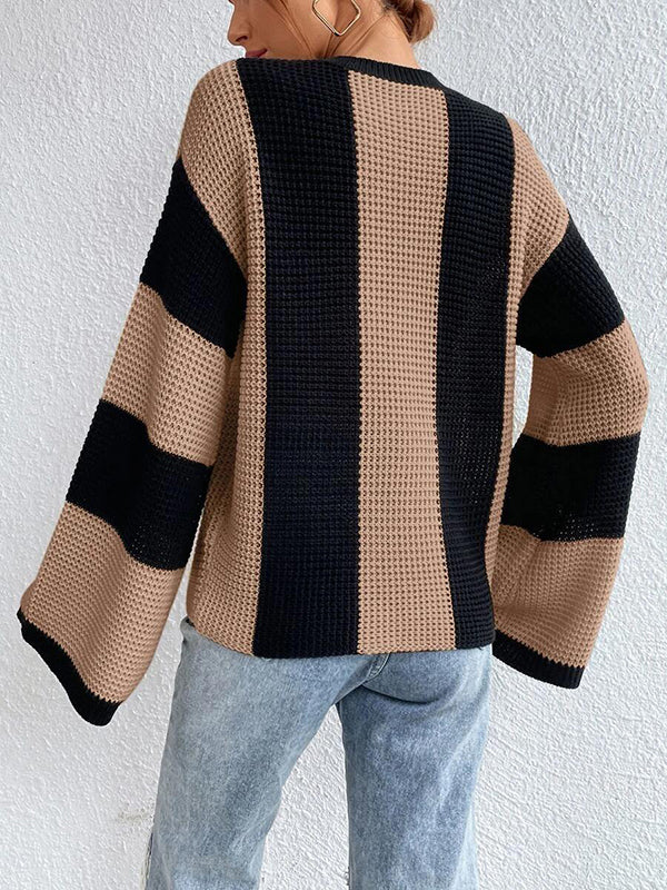 Effortlessly Elegant Sweater with a Timeless Design