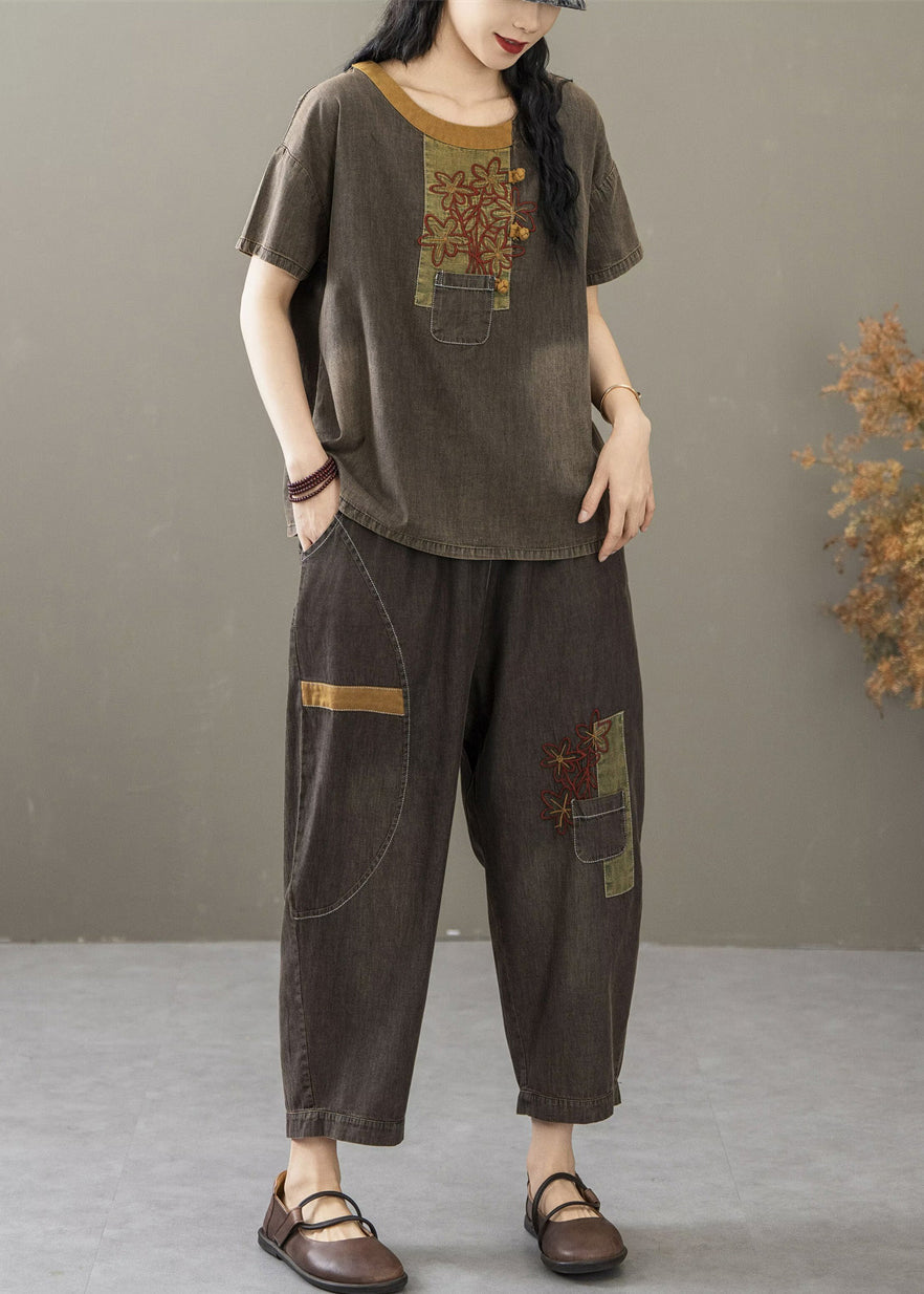 Classic Vintage Shirt with a Flattering Fit