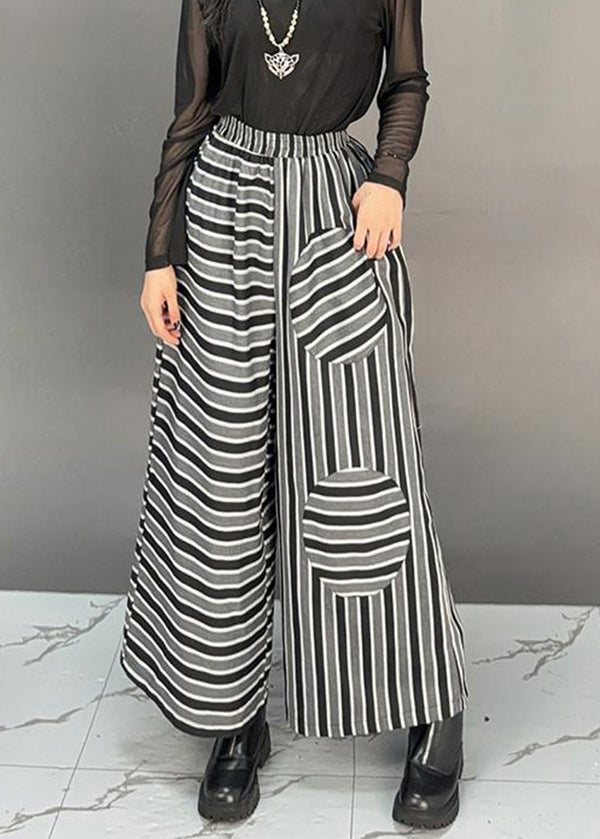 Effortlessly Elegant Pants with a Timeless Design
