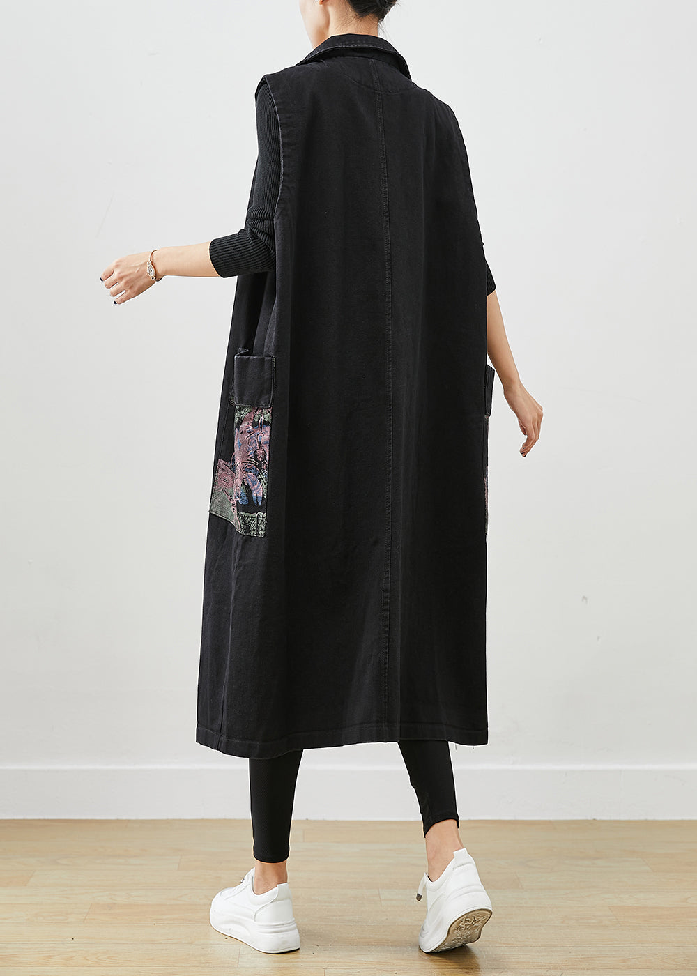 Effortlessly Elegant Garment with a Timeless Design