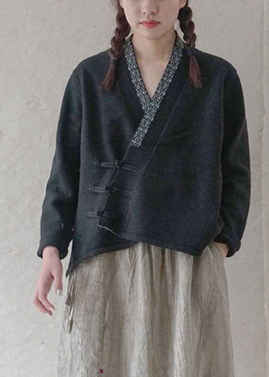 Effortlessly Elegant Sweater with a Timeless Design