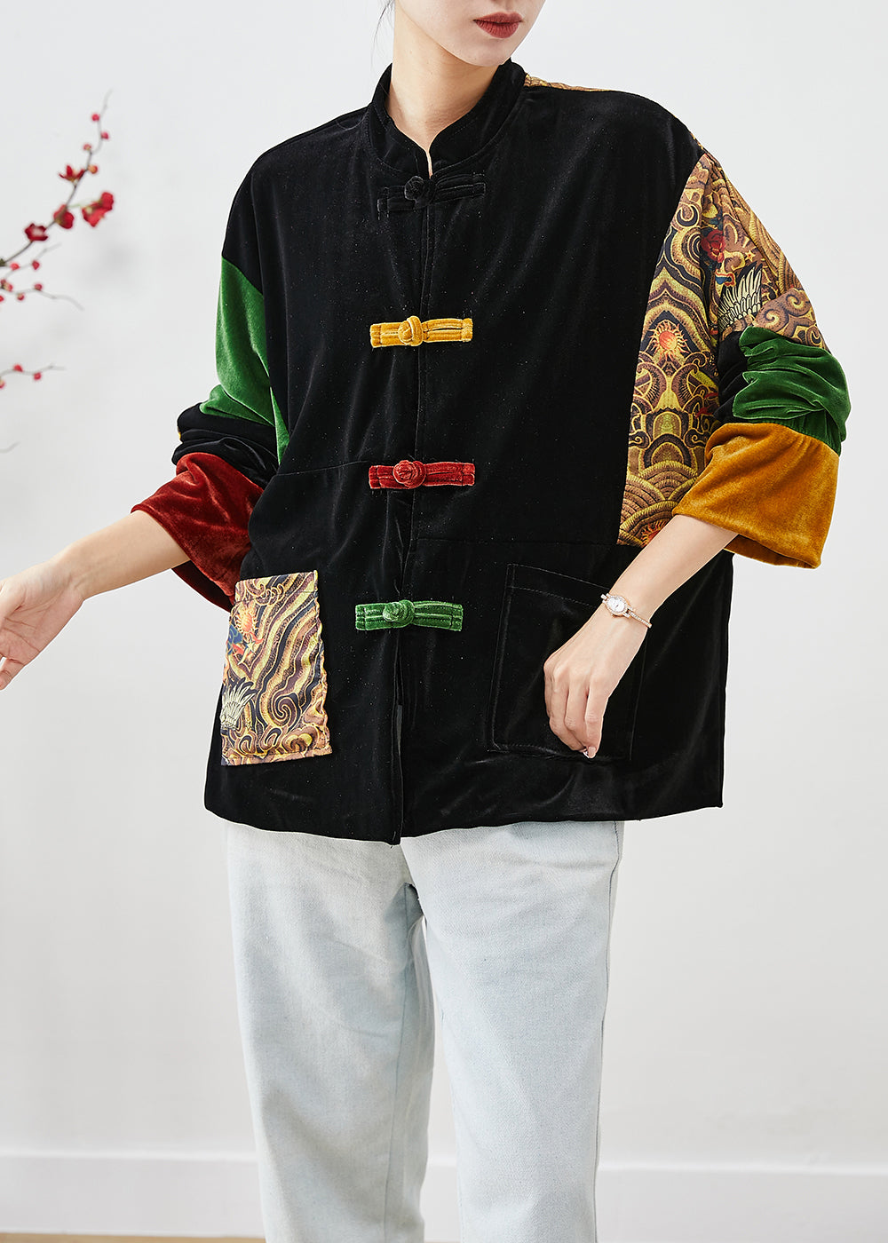 Well Tailored Coat with a Graceful Silhouette