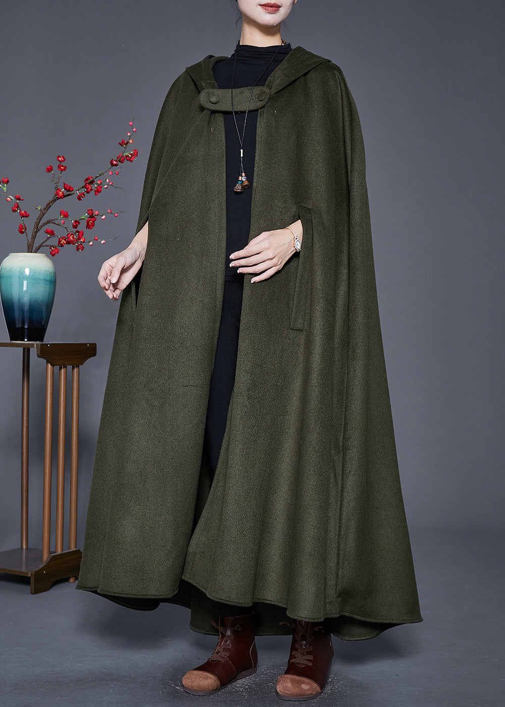 Effortlessly Elegant Coat with a Timeless Design