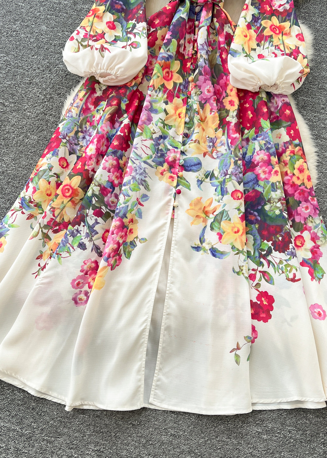 Gracefully Styled Dress for Any Occasion