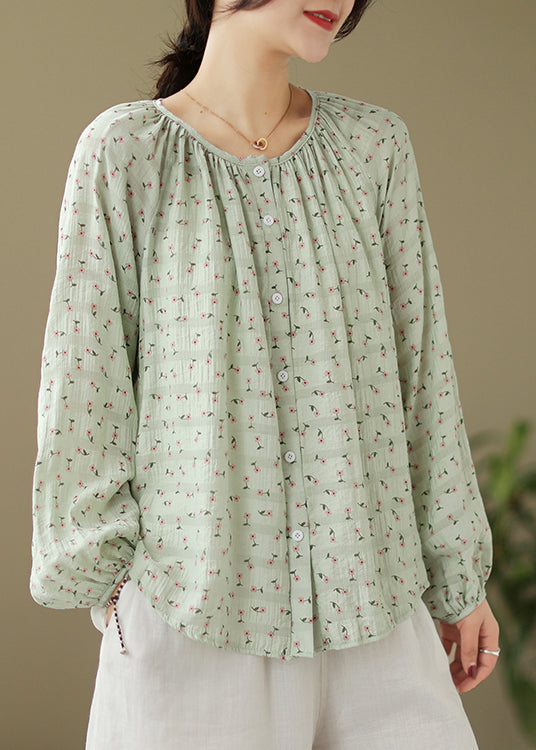Classic Vintage Blouse with a Flattering Fit