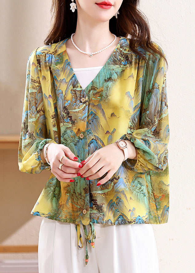 Beautifully Crafted Blouse in a Classic Style