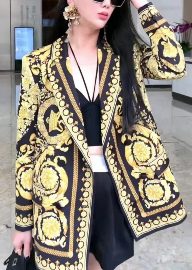 Elegantly Styled Coat for Everyday Wear