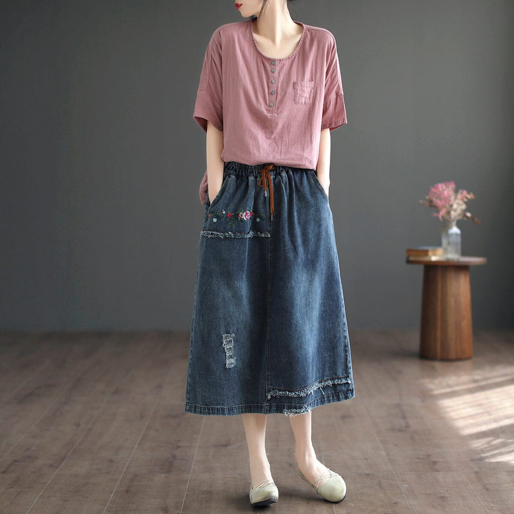 Effortlessly Elegant T-Shirt with a Timeless Design