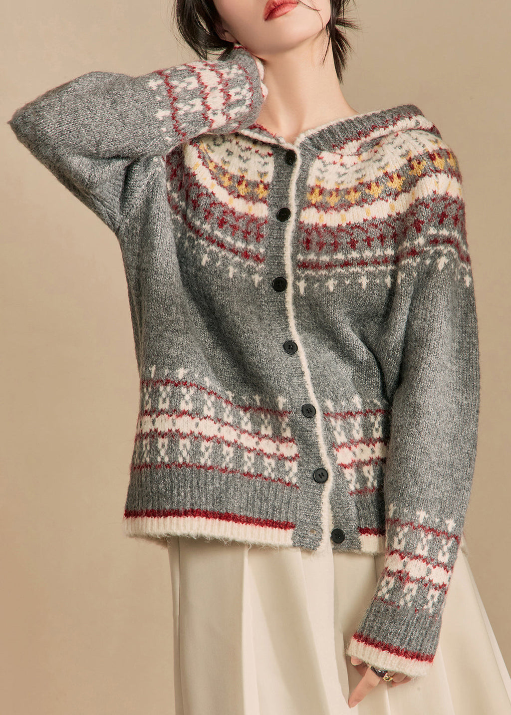 Effortlessly Elegant Cardigan with a Timeless Design