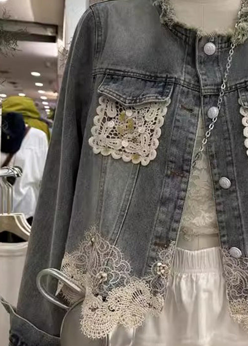 Effortlessly Elegant Jacket with a Timeless Design