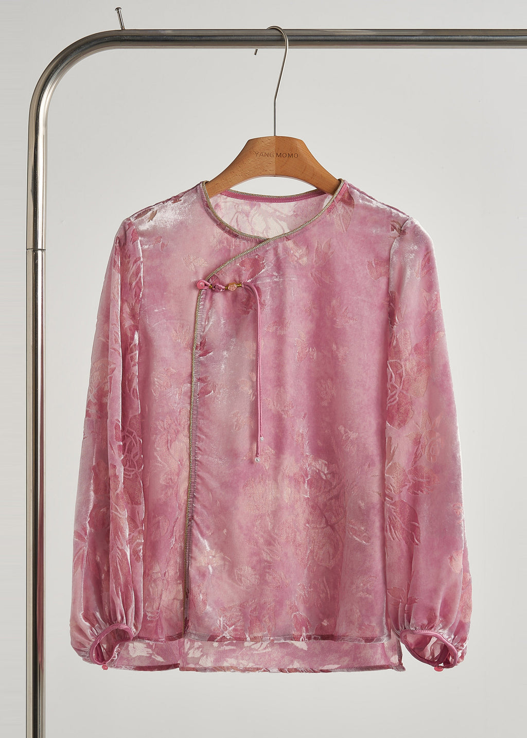 Beautifully Finished Shirt in a Timeless Design