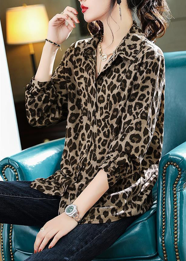 Classic Vintage Shirt with a Flattering Fit