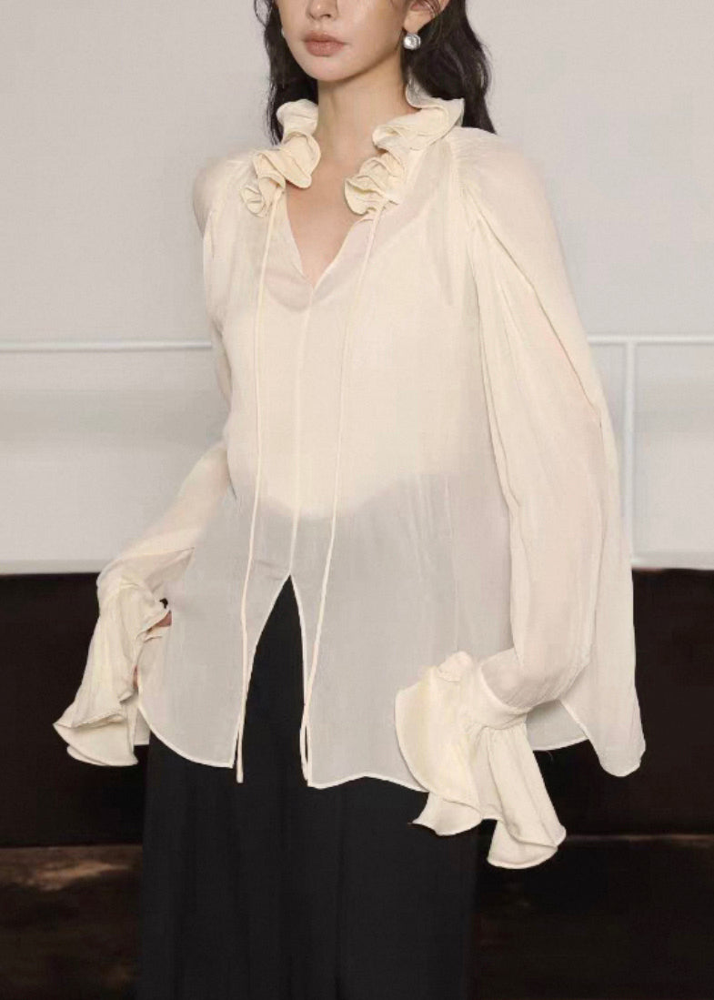 Well Tailored Blouse with a Graceful Silhouette