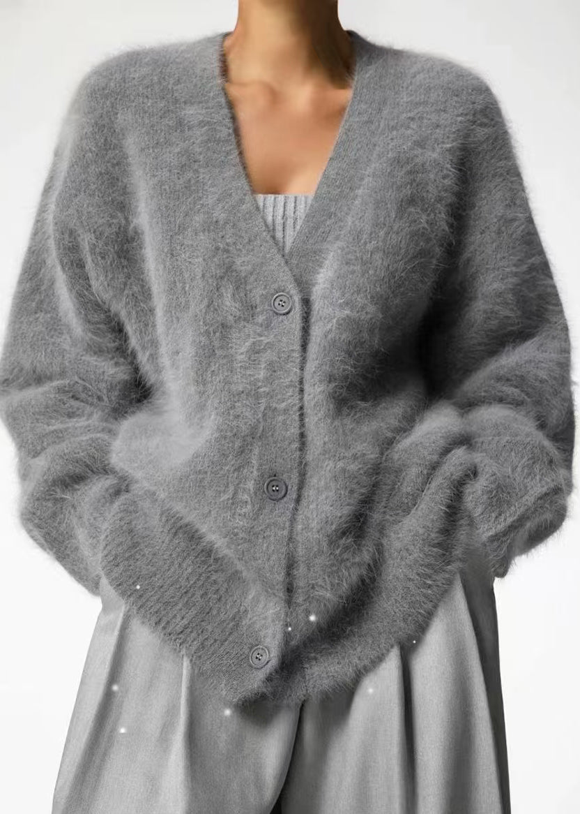 Effortlessly Elegant Cardigan with a Timeless Design