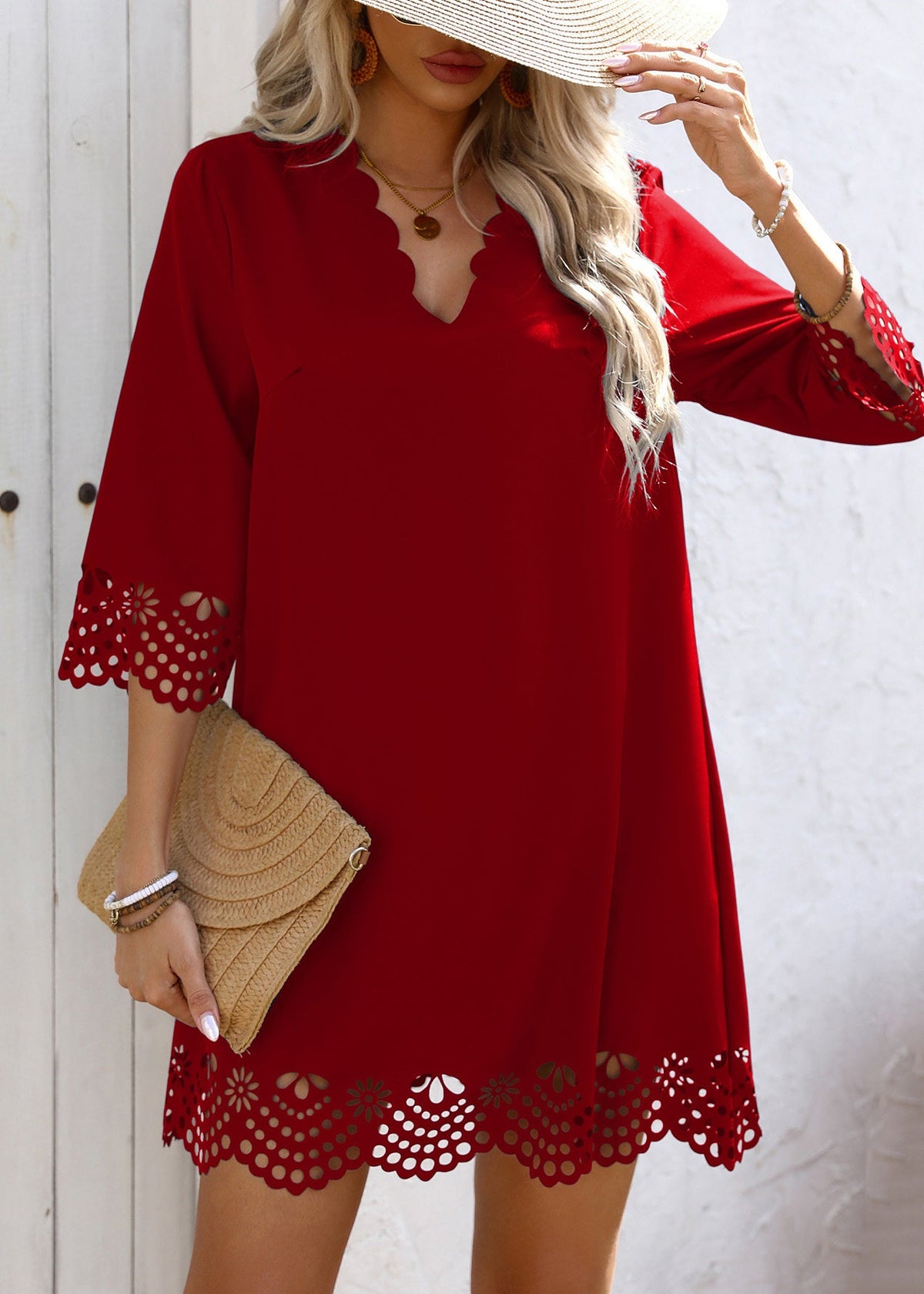 Effortlessly Elegant Dress with a Timeless Design